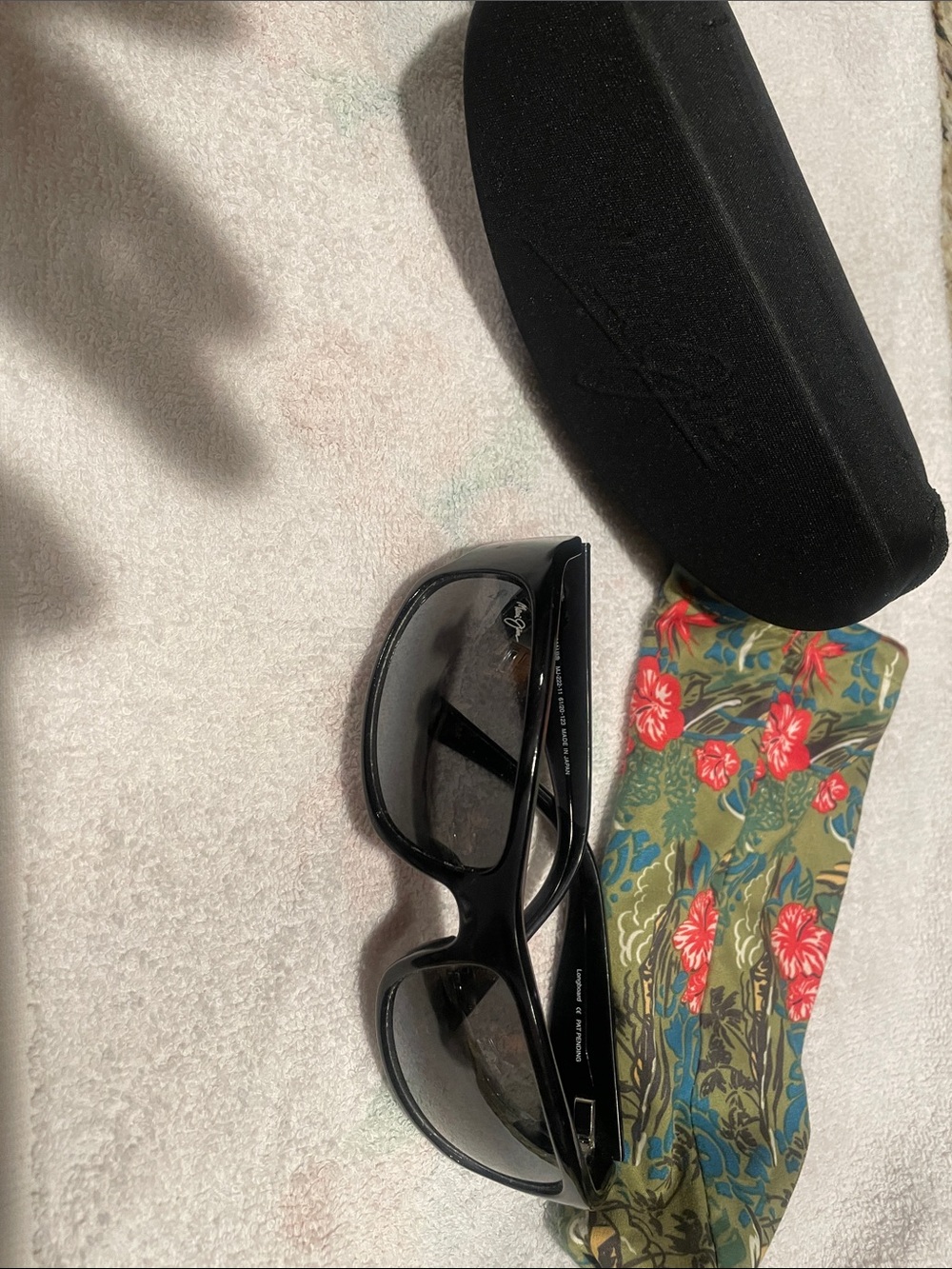 Black Men’s Maui Jim Longboard Sunglasses with Floral Pouch